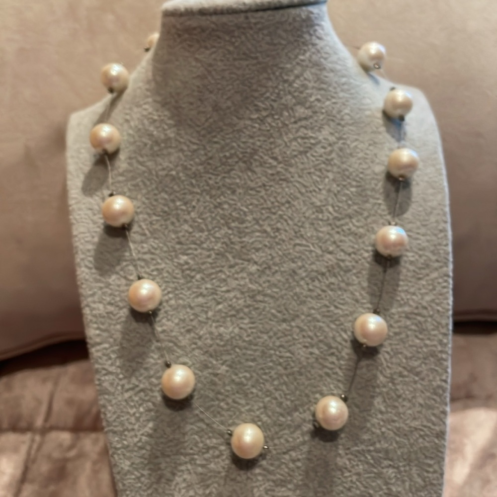 Carolee  Floating Pearls Necklace 15” Vintage Necklace